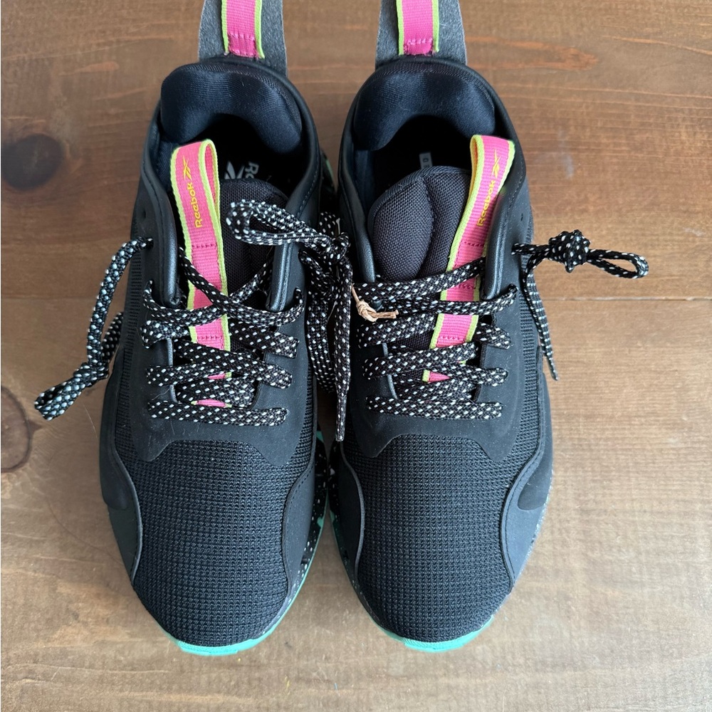 Women’s Reebok Zig Dynamica Adventure size 6
